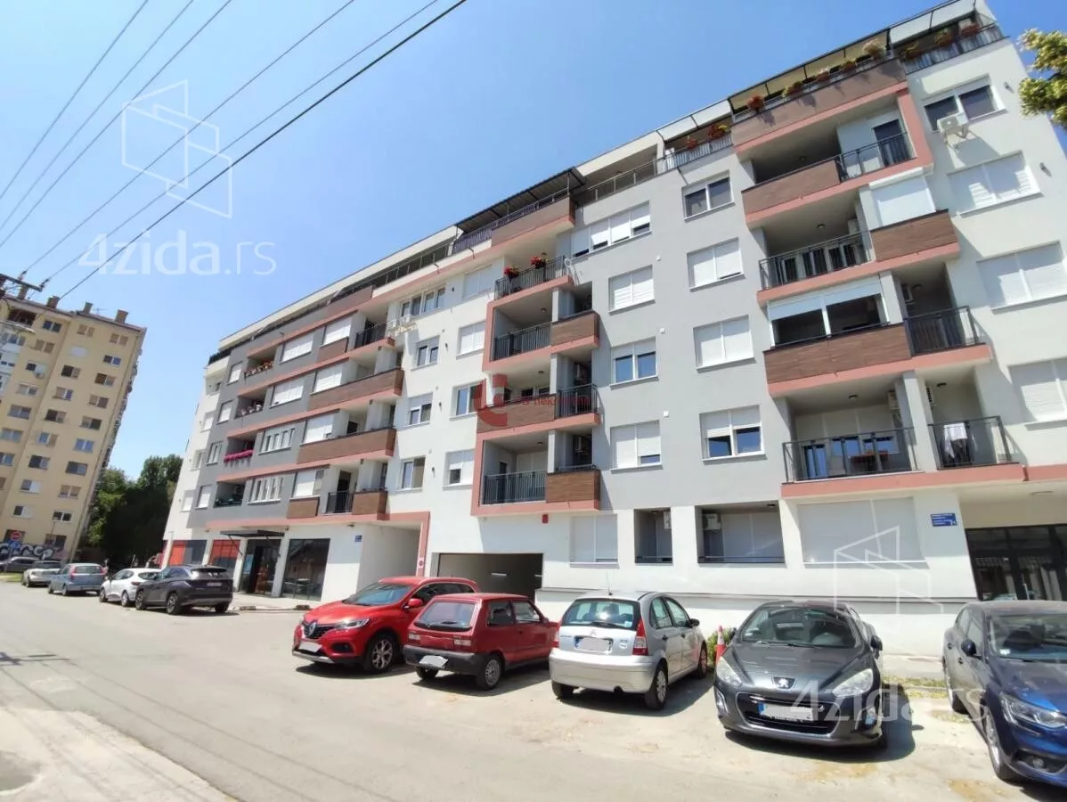 Parking | 4zida