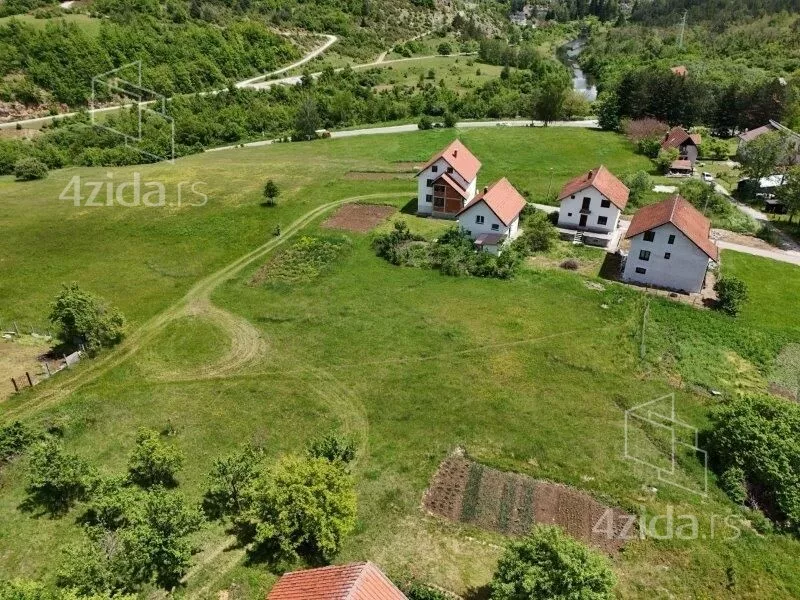 Plac | 4zida