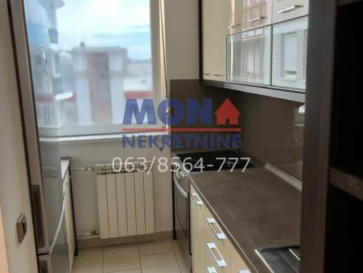 Šestosoban stan | 4zida