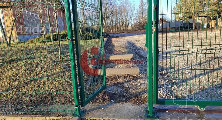 Plac | 4zida