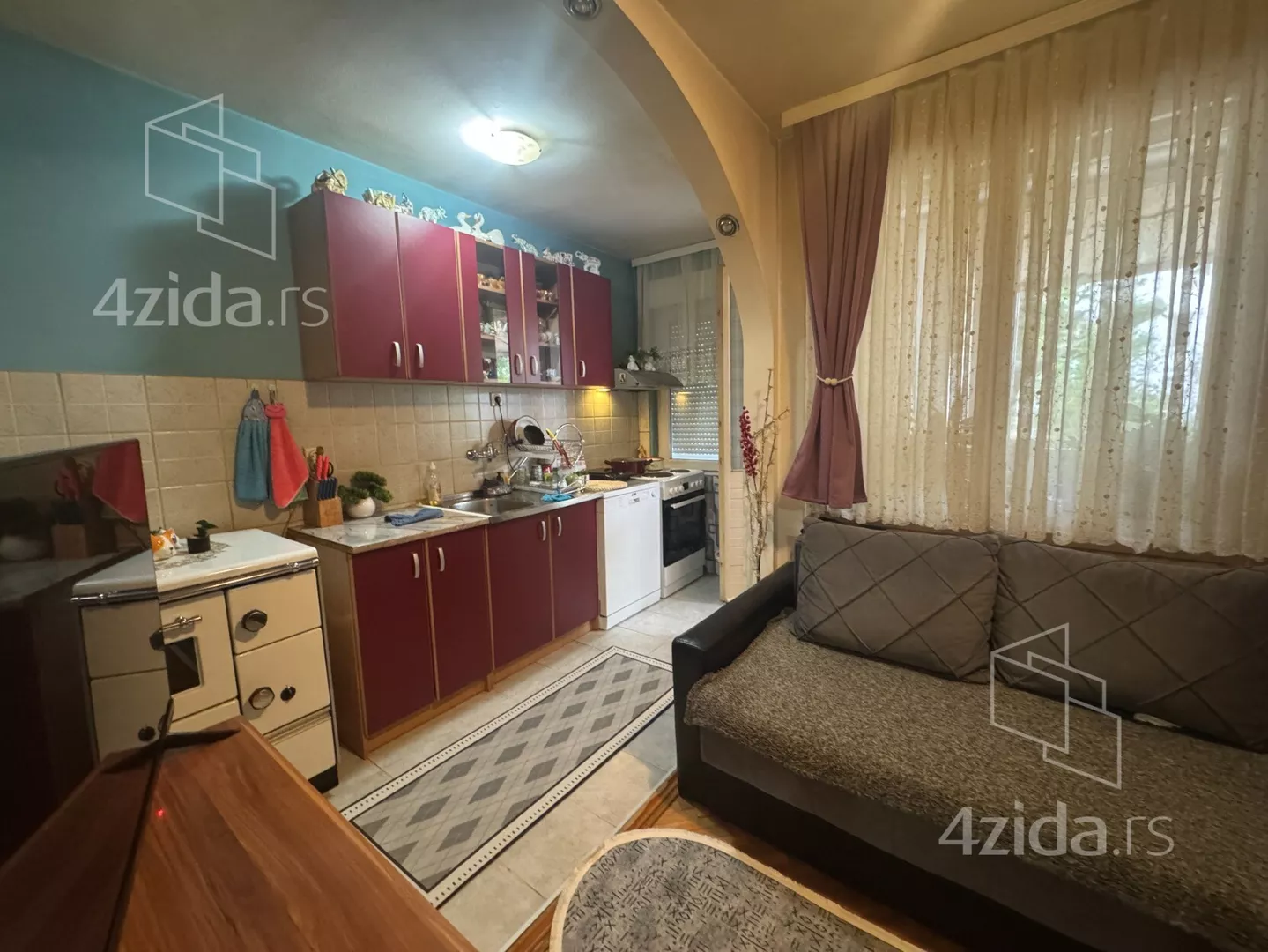Dvoiposoban stan | 4zida