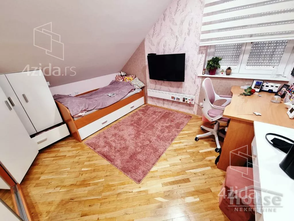 Petoiposoban stan | 4zida