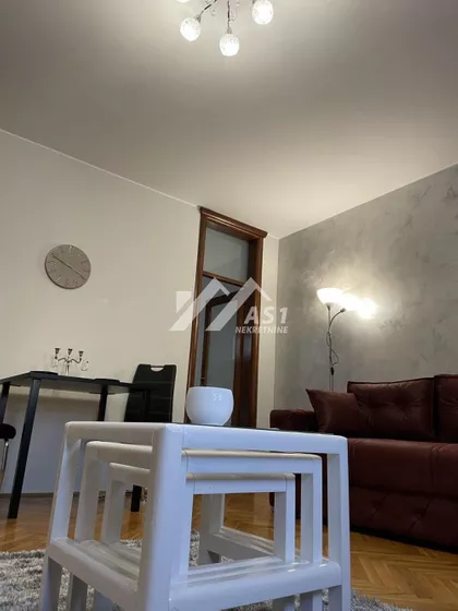 Petra Drapšina | 4zida.rs