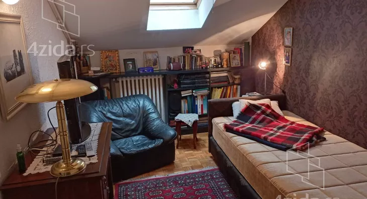 Četvoroiposoban stan | 4zida