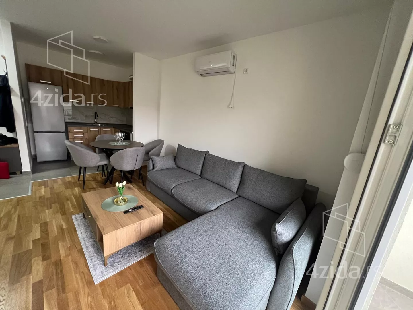 Jednoiposoban stan | 4zida