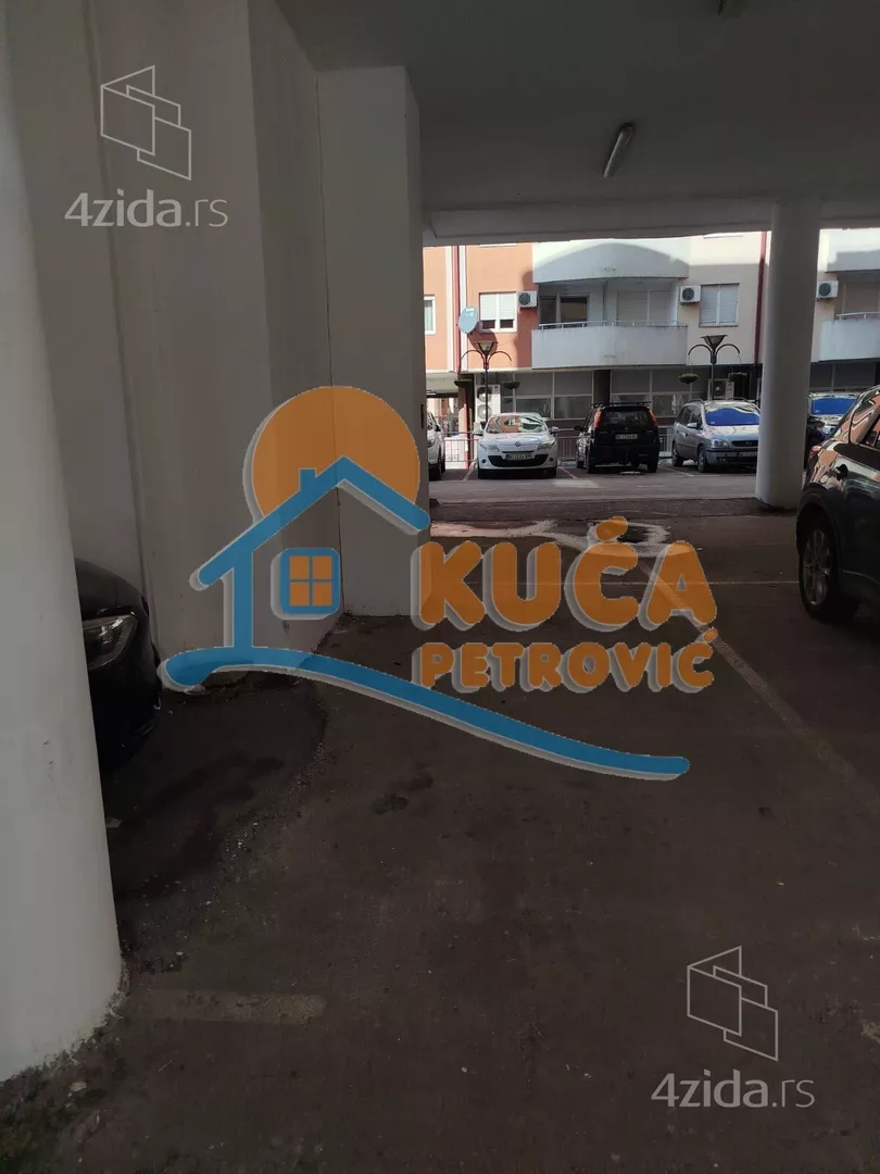 Garaža | 4zida