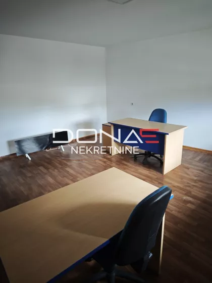 Nade Tomić | 4zida.rs