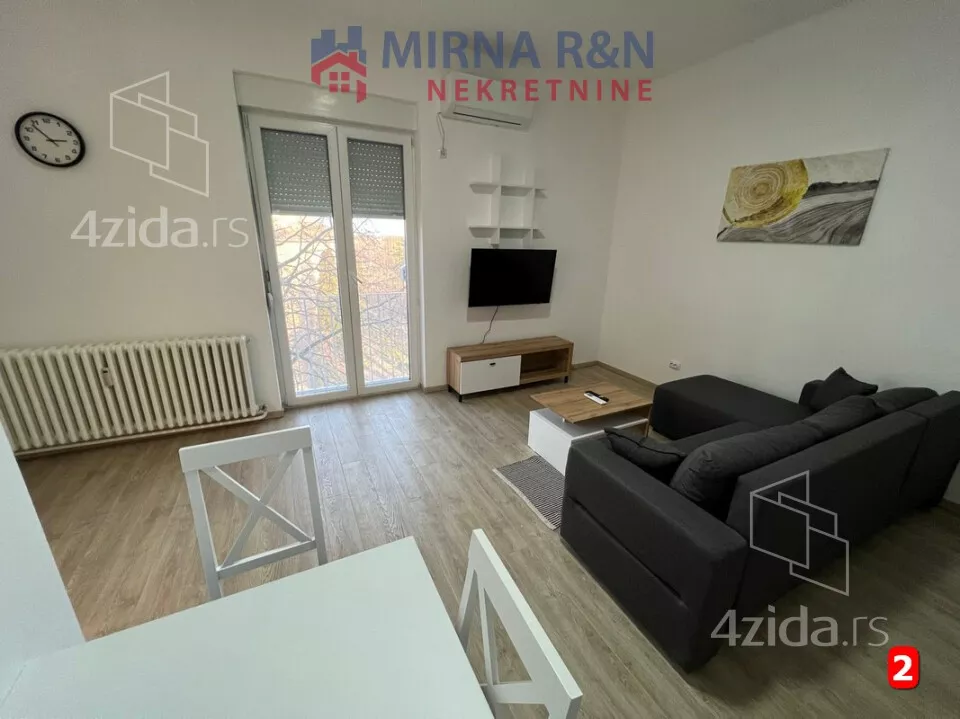 Četvoroiposoban stan | 4zida