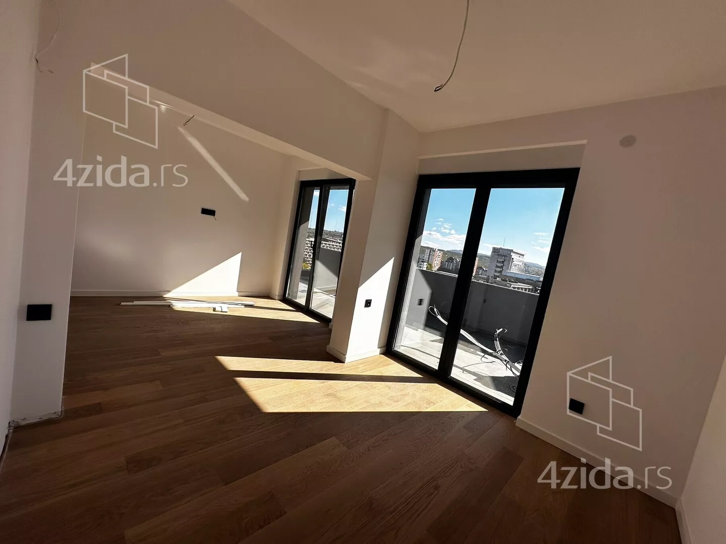 Šestosoban stan | 4zida