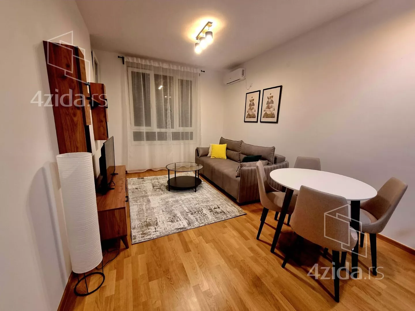 Jednoiposoban stan | 4zida