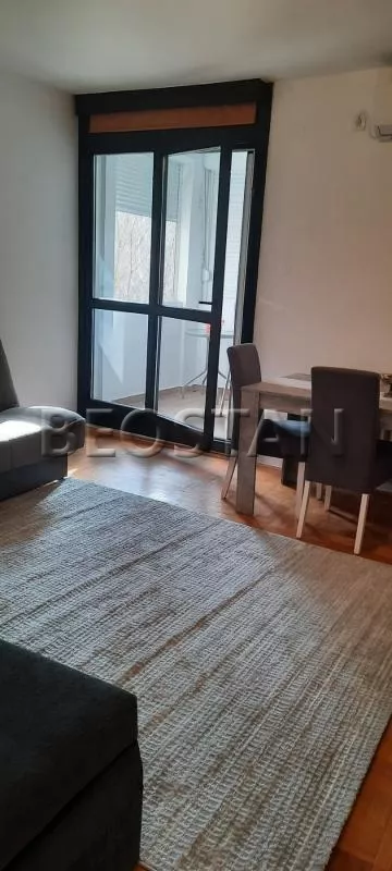 Kolumbova | 4zida.rs