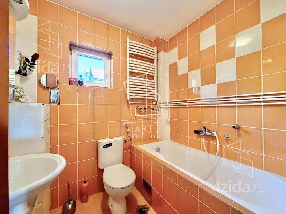 Petosoban stan | 4zida