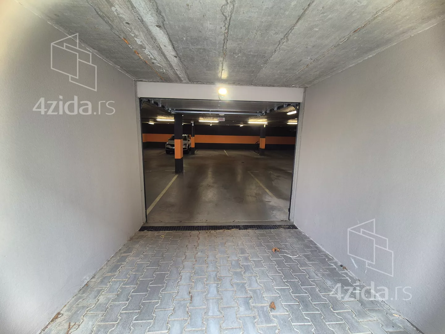 Garaža | 4zida
