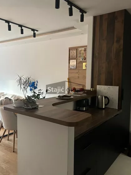 Tošin Bunar | 4zida.rs