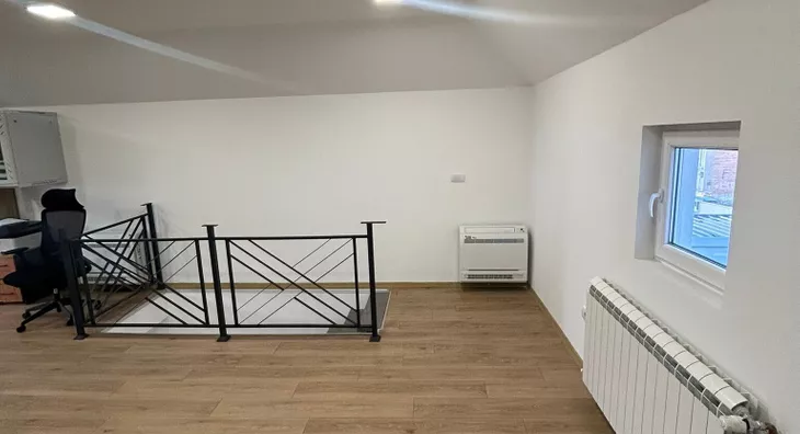 Poslovna zgrada | 4zida