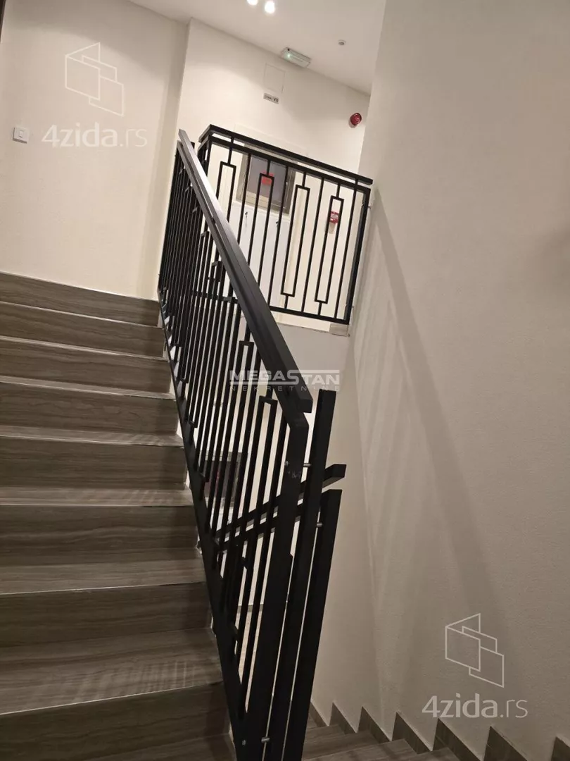 Četvoroiposoban stan | 4zida