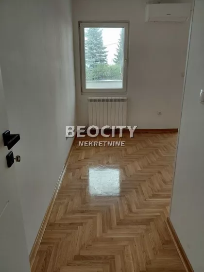 17. oktobra | 4zida.rs