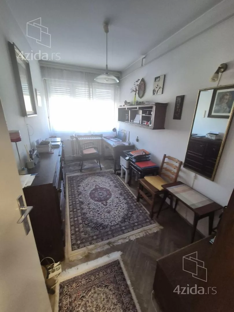 Četvoroiposoban stan | 4zida