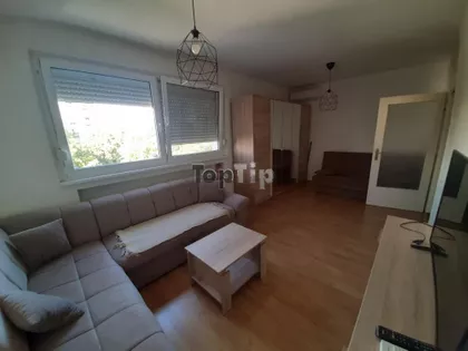 Trg Jakaba i Komora | 4zida.rs