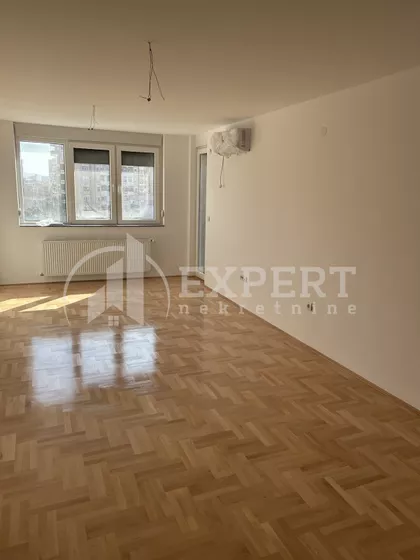 Cara Dušana | 4zida.rs