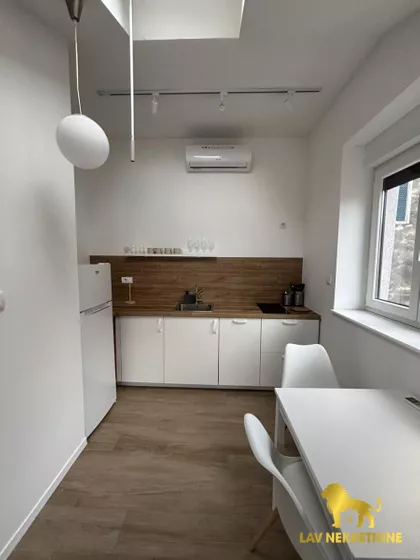 JOVANA SUBOTIĆA | 4zida.rs