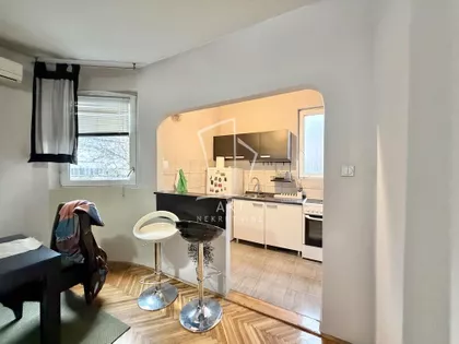 Ustanička | 4zida.rs