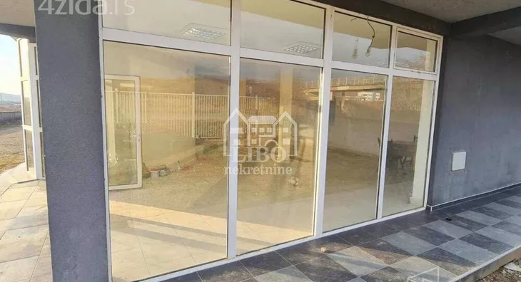 Poslovna zgrada | 4zida