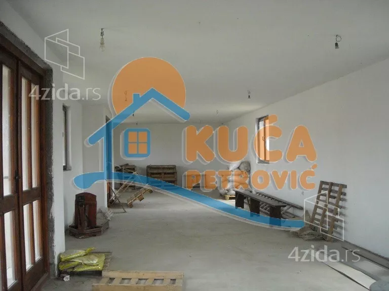 Lokal | 4zida