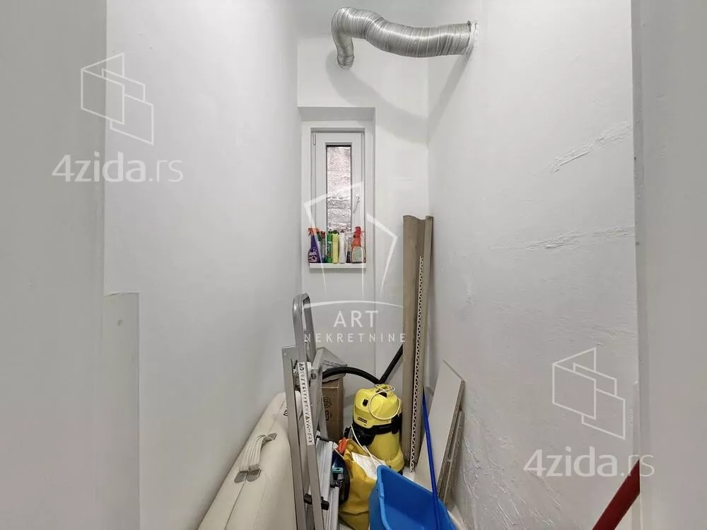 Četvoroiposoban stan | 4zida