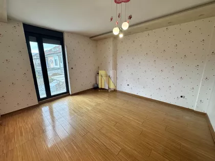 Lipov Gaj | 4zida.rs