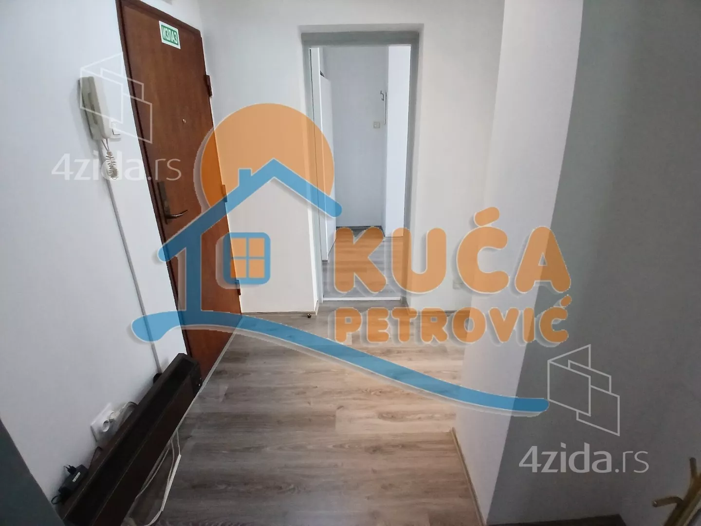 Lokal | 4zida