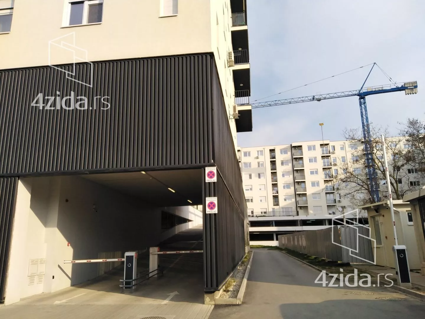 Parking | 4zida
