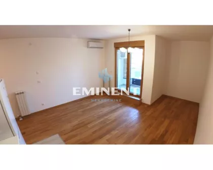 Tadije Sondermajera | 4zida.rs