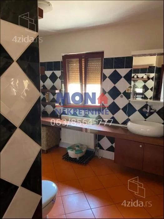 Šestosoban stan | 4zida