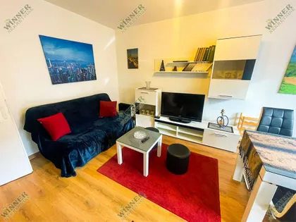 Milana Uzelca | 4zida.rs