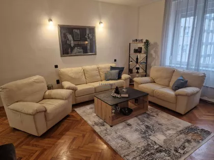 Vukov Spomenik | 4zida.rs