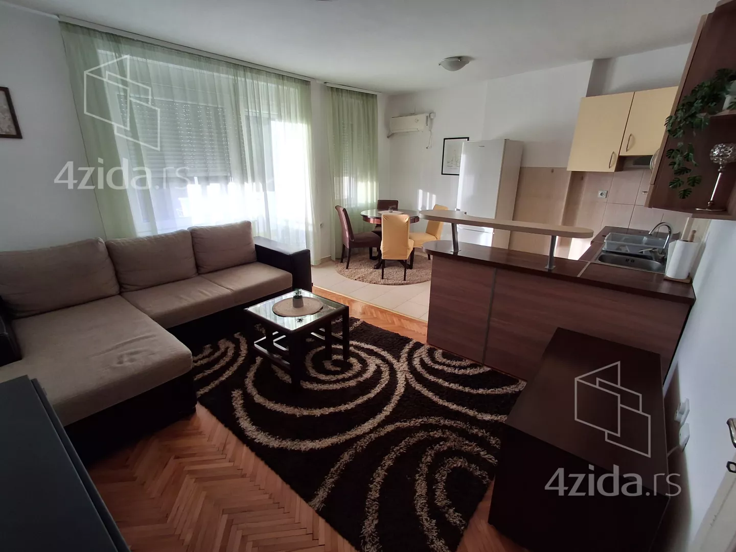 Dvoiposoban stan | 4zida