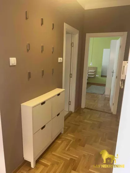 MAKSIMA GORKOG | 4zida.rs