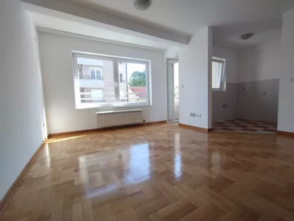 Kajmakčalanska 4 | 4zida.rs