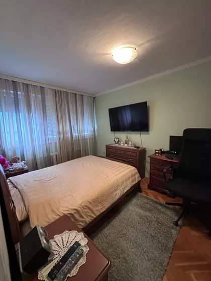 Trg Cara Jovana Nenada 4 | 4zida.rs