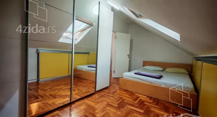 Petosoban stan | 4zida