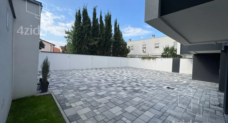 Šestosoban stan | 4zida