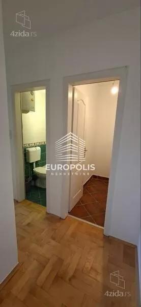 Četvoroiposoban stan | 4zida