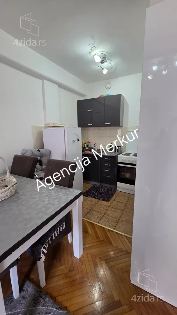 Garsonjera | 4zida