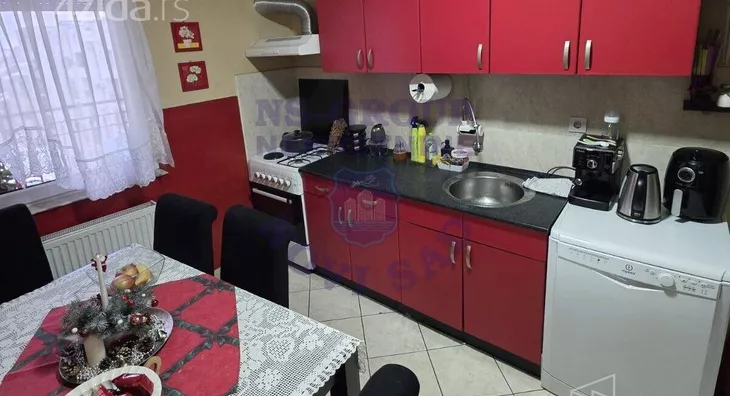 Šestosoban stan | 4zida