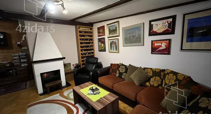 Šestosoban stan | 4zida