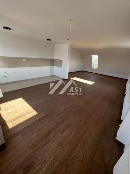 Heroja Pinkija | 4zida.rs