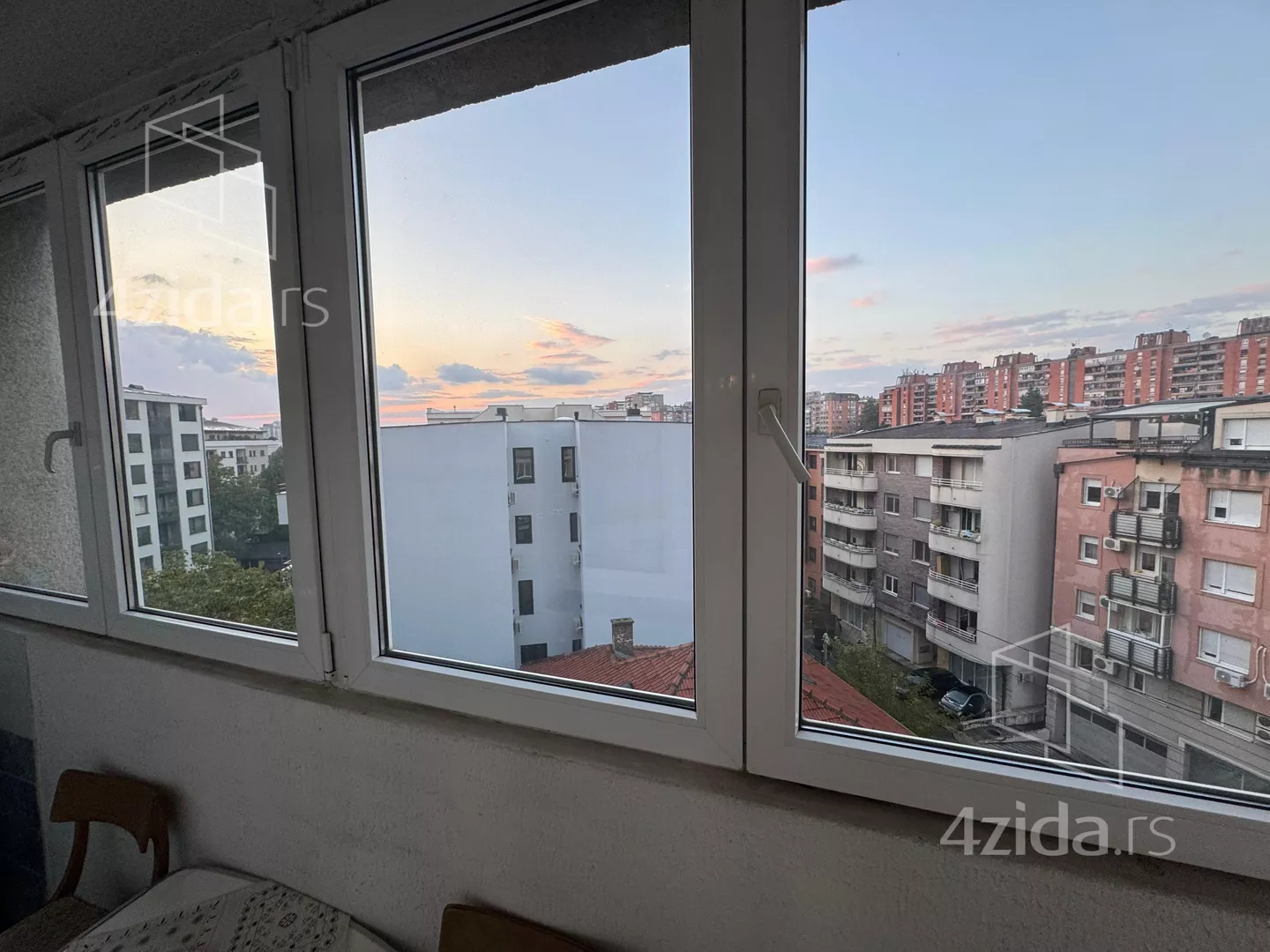 Dvoiposoban stan | 4zida