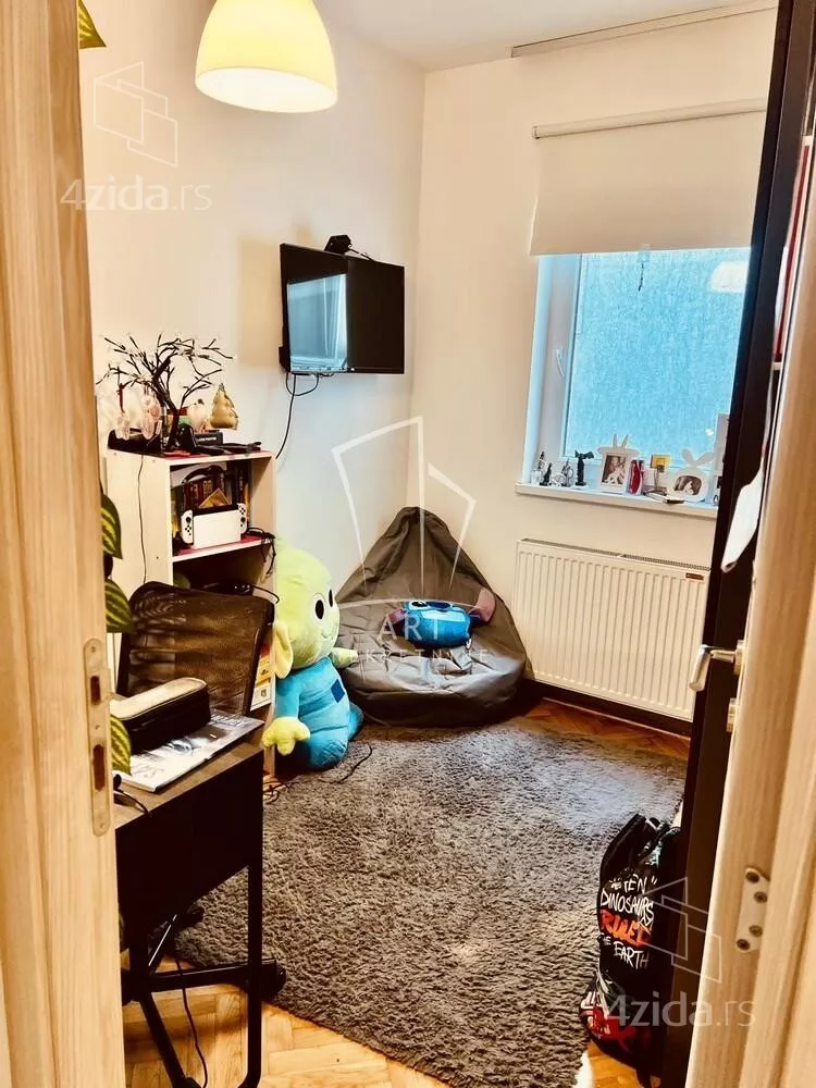 Troiposoban stan | 4zida