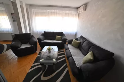 Božidarčeva 8A | 4zida.rs